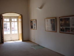 Ficheiro:Passagem aberta na requalificação em 2002 para uma sala estreita fotografia de eliana de sousa.png