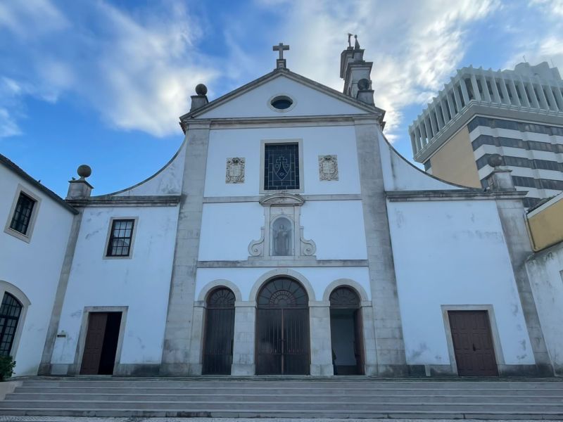 Ficheiro:Fachada da Igreja.jpg