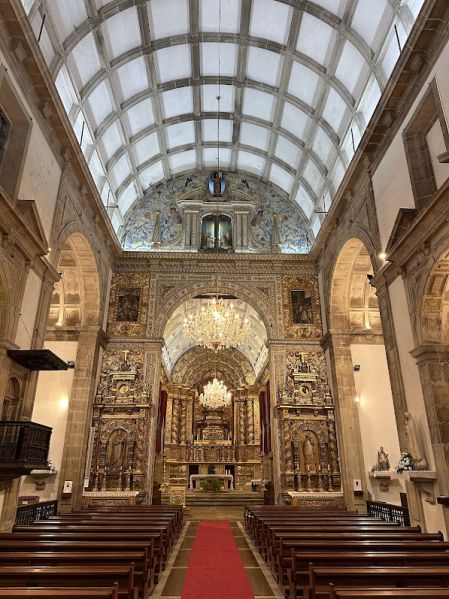 Ficheiro:Mosteiro de Moreira da Maia - Nave.jpg