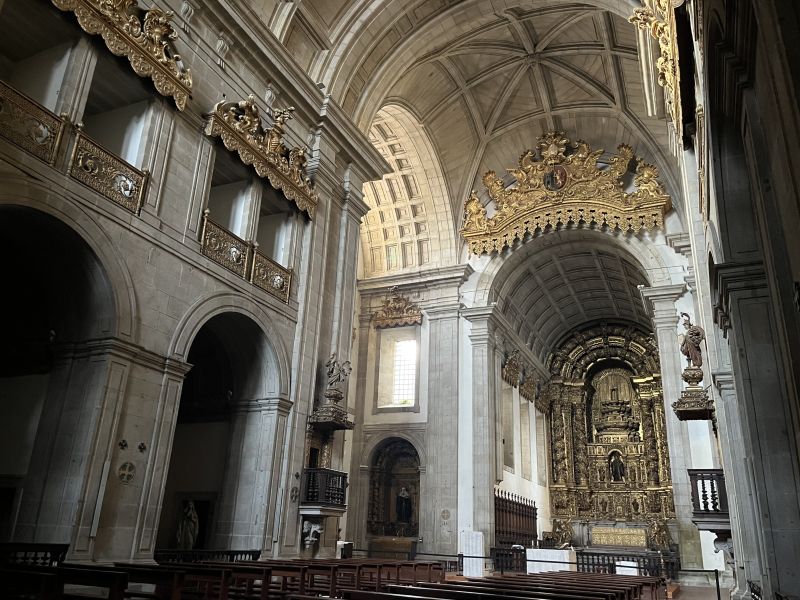 Ficheiro:Interior São Bento da Vitória.jpg