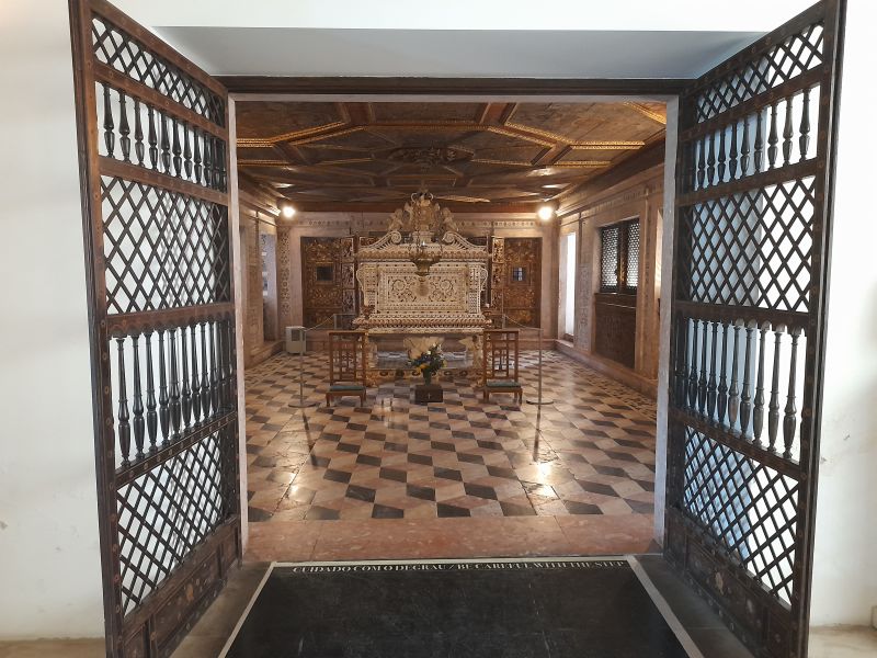 Ficheiro:Coro baixo.jpg