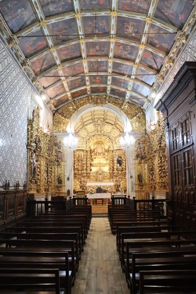 Ficheiro:Nave da igreja do Convento de Santa Ana.jpg