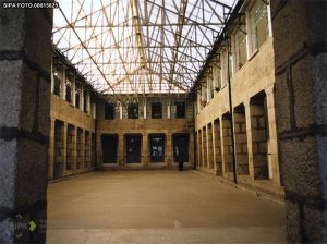 Claustro com cobertura