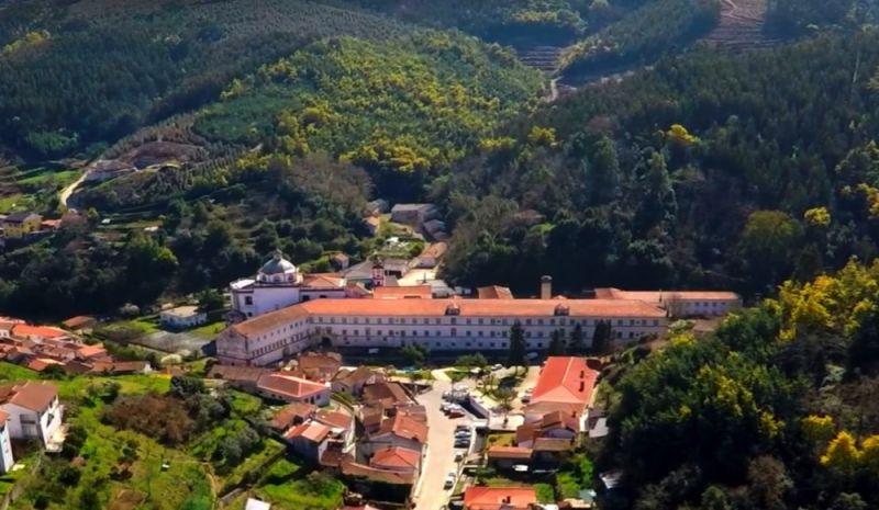 Ficheiro:Mosteiro do Lorvão.jpg