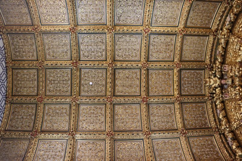 Ficheiro:Teto da capela-mor.jpg