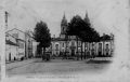 Largo dos Remédios e Hospital de S. Marcos. À esquerda, parte do Conventos dos Remédios (Manuel Carneiro, ed., século XX, 58 x 36 cm, postal ilustrado, Museu Virtual da Lusofonia, Braga)